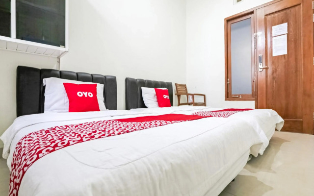 Super OYO 3838 Tamansari Guest House