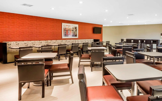 Comfort Inn & Suites near Stadium