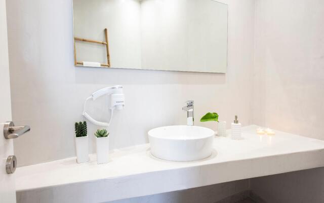 White Orchid Luxury Suites