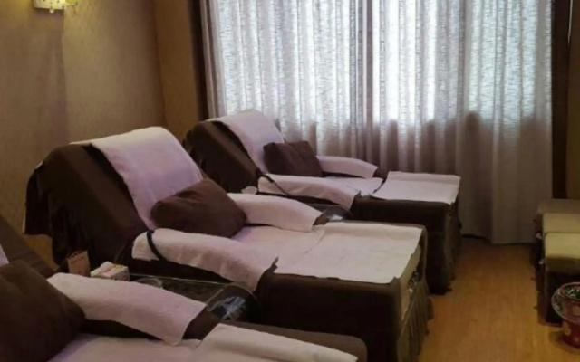 Hongyan Business Hotel