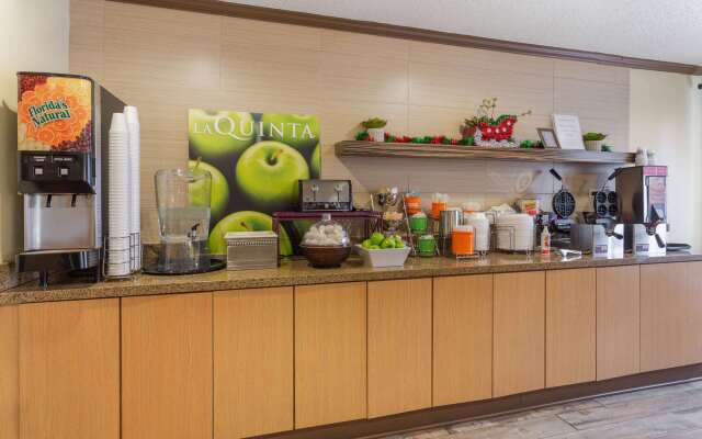 La Quinta Inn & Suites by Wyndham Chicago Tinley Park