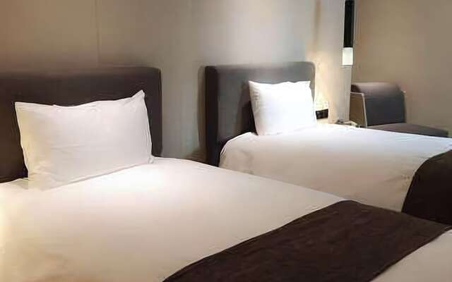 Yitel Hotel