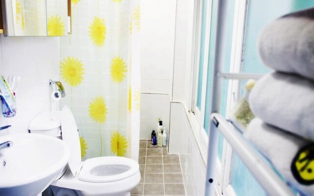 GDJ Guesthouse - Hostel