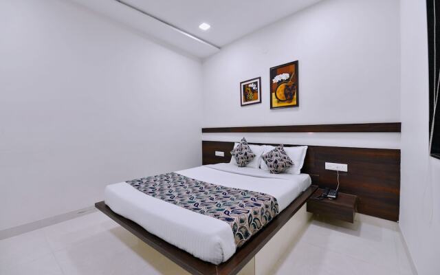 OYO 8022 Hotel Sunil Inn