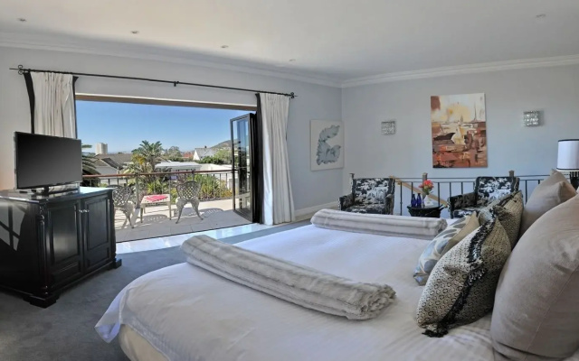 The Clarendon - Fresnaye