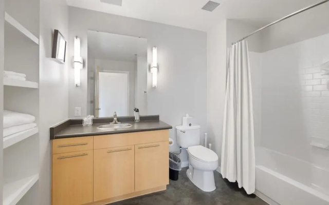 Austin Amazing 1BD 1BA 2nd Street District Apartment