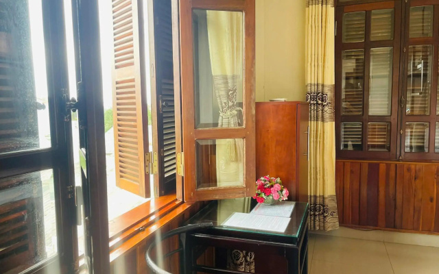 Nam Phuong Riverside Villa
