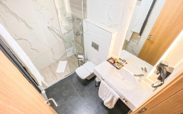 Nira Boutique Hotel