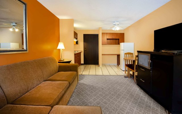 Days Inn & Suites by Wyndham Stevens Point