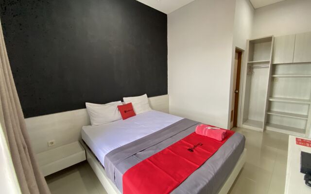 RedDoorz near RSUD Margono Purwokerto 3