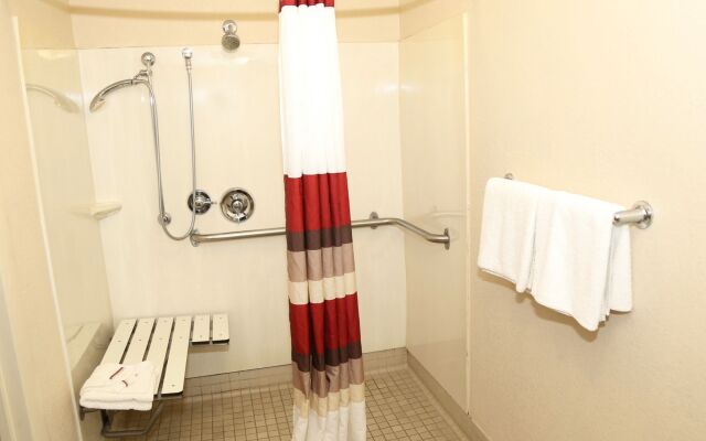 Red Roof Inn Enfield