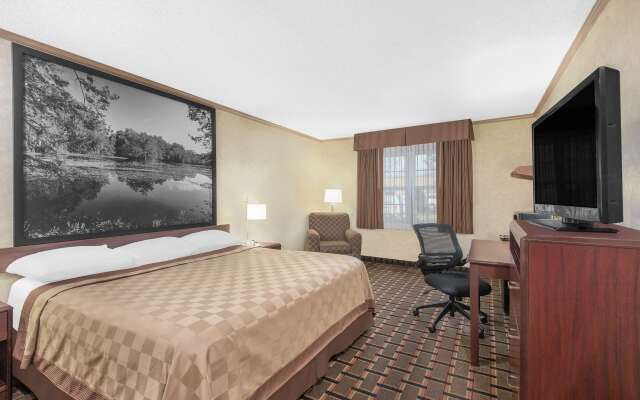 Super 8 Maumee/Toledo, OH