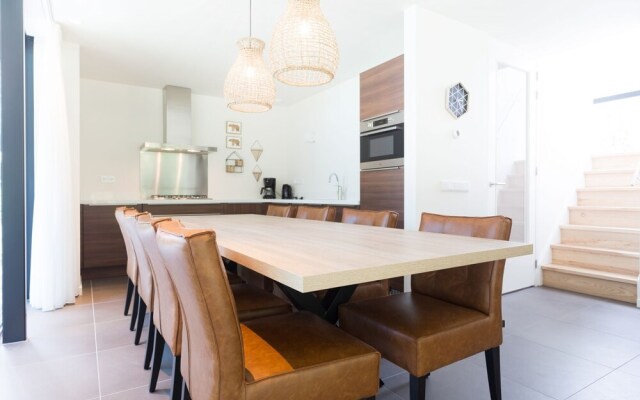 Modern Villa Close to De Veluwe
