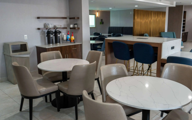 La Quinta Inn & Suites by Wyndham Dallas Mesquite