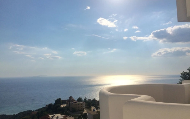 Paradise Lukova Hotel
