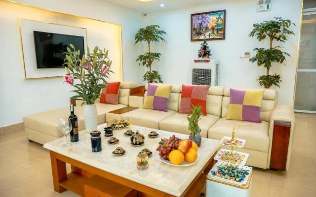 Aloha Hotel Tay Ho -by Bay Luxury