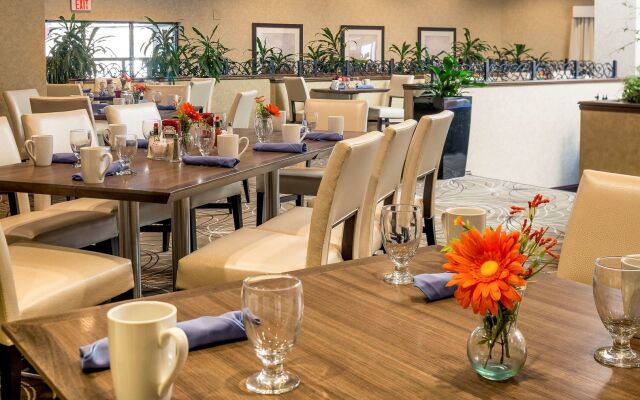 DoubleTree by Hilton Boston - Milford