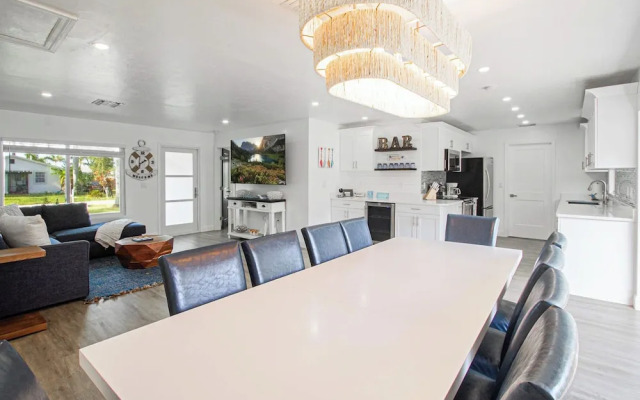 Naples Escape w/ Furnished Patio & Private Pool!