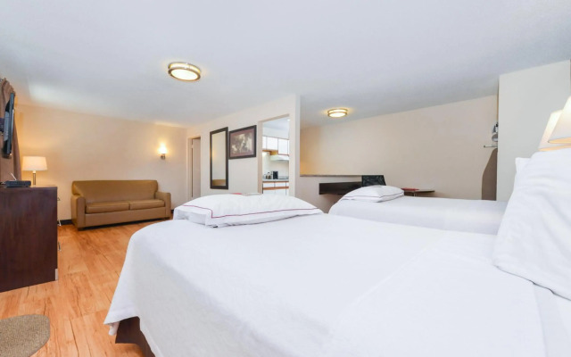 Red Roof Inn PLUS+ & Suites Guilford