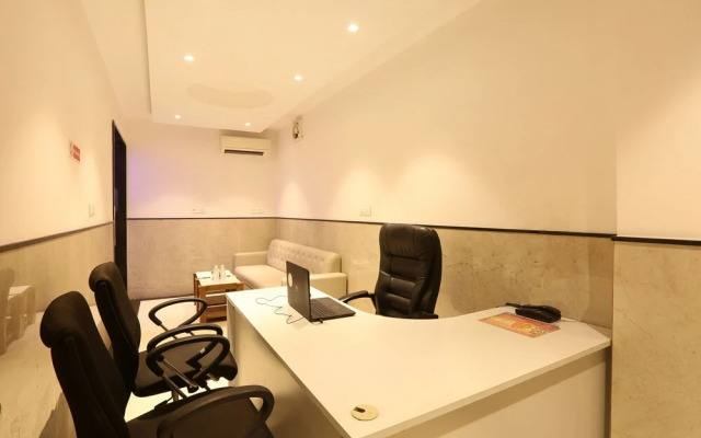 Fabhotel Skye Suites