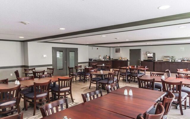 Velora Hinton, Ascend Hotel Collection