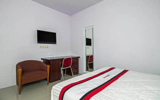 RedDoorz Plus @ Guntur Raya Setiabudi – Guest Rooms – Jakarta