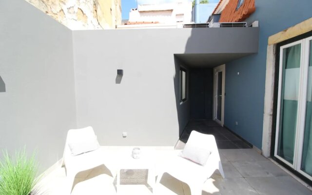 Lovely 1 Bedroom With Patio in Lisbon