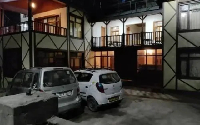 Hotel Manu Deluxe
