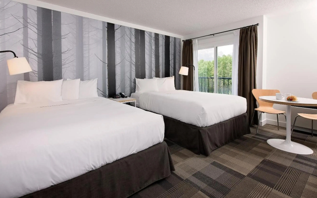 Coast Canmore Hotel & Conference Centre