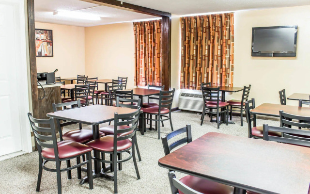 Econo Lodge Burlington I-40