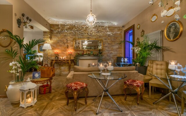 051 Room & Breakfast