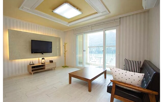 Tongyeong Sea Star Pension