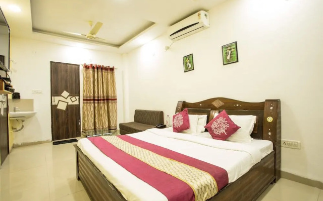 Hotel New Luxury Royale By OYO Rooms