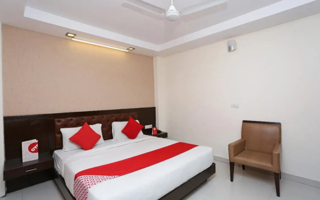 Hotel Le Central by OYO Rooms