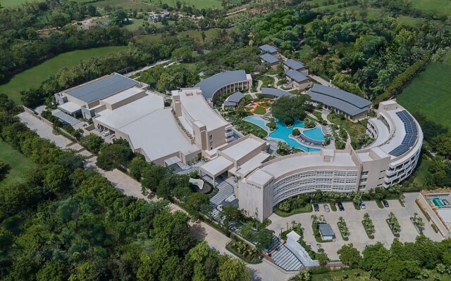 Courtyard by Marriott Aravali Resort