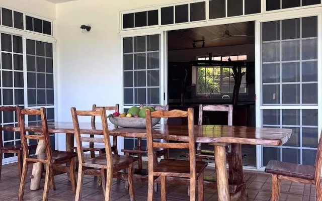 Huahine - Maroe Villa One