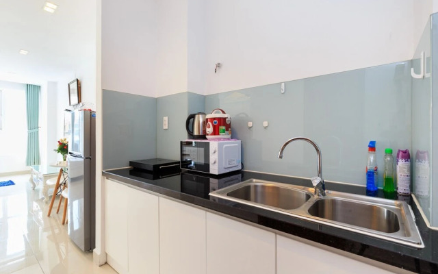 Le Hieu Apartment at Sky Center