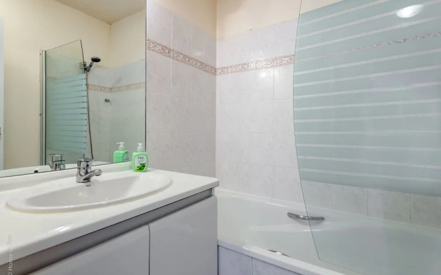 Frenila 2 Bedrooms Apartment - 8 People