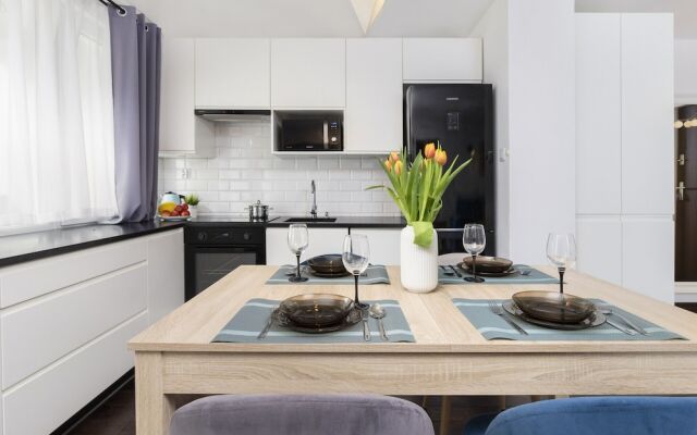 Warsaw Górnośląska Apartment by Renters
