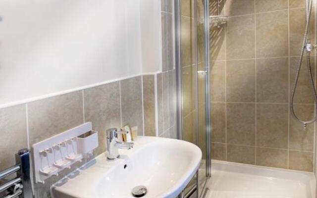Wokingham - 2 bed House with garden