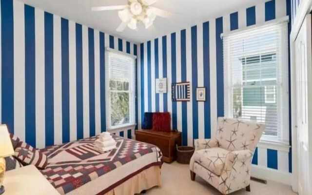 After Dune Delight - Relax And Unwind In This Fun And Spacious 3 Story Home. Light, Bright, And Close To Everything! 4 Bedroom Townhouse by RedAwning