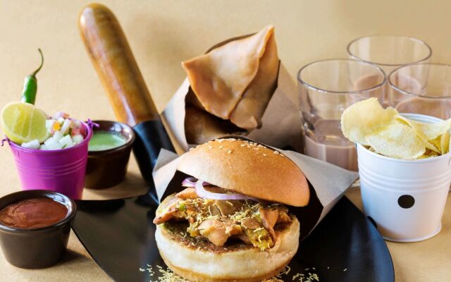 ibis Kochi City Centre Hotel