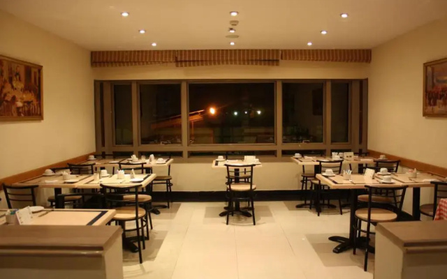 Green Plaza Inn  Alexandria