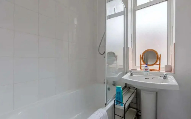 Bright & Spacious 2BD Flat - Hackney