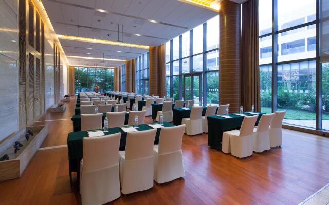 Holiday Inn Beijing Shijingshan Parkview by IHG