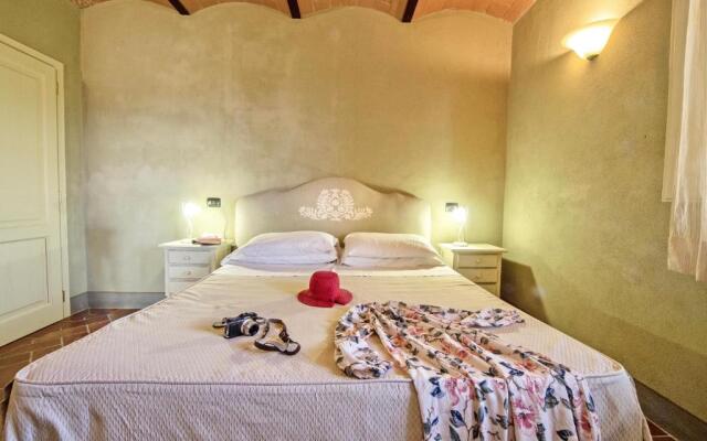 Residence con piscina a Monteverdi