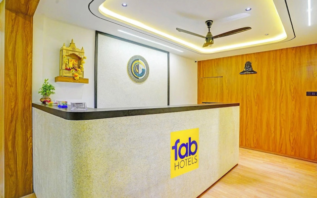 Fabhotel Royal Manor