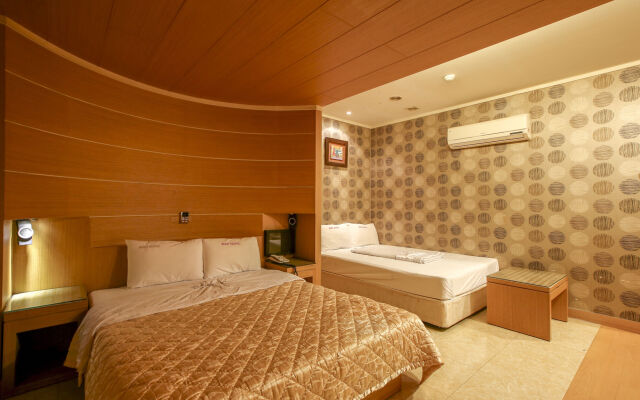 Rozy Hotel