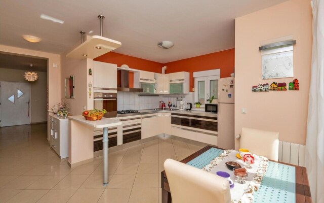 Nice Apartment in Igrane With 3 Bedrooms and Wifi
