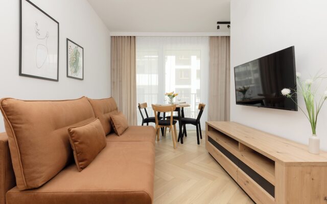Łopuszańska Apartment Warsaw by Renters